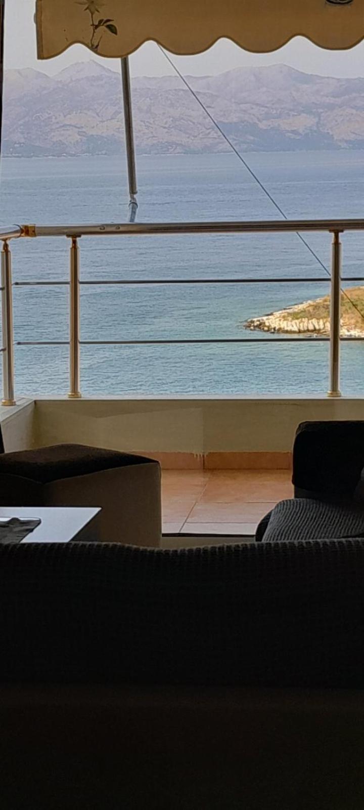 Cozy Sea Apartment Sarande Ngoại thất bức ảnh